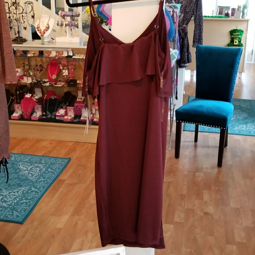 Burgundy dress - Picture 5 of 7